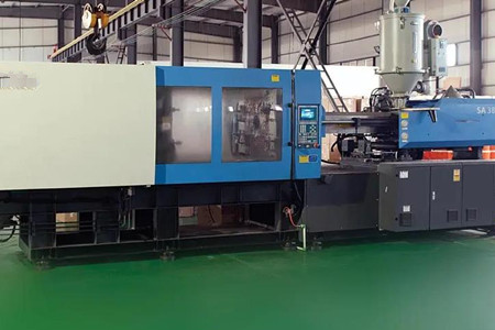 大型二板注塑機(jī)多少錢一臺(tái)？幾十萬到上百萬人民幣！