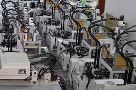 立式注塑機(jī)頂針動(dòng)作異常該如何處理？