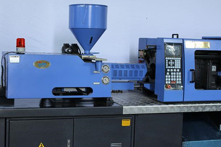 薄壁高速注塑機(jī)如何應(yīng)對高溫、高壓環(huán)境？